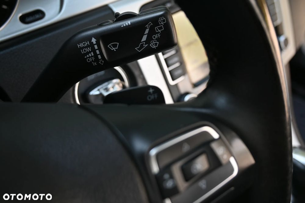 Volkswagen Passat 1.8 TSI DSG Highline - 32