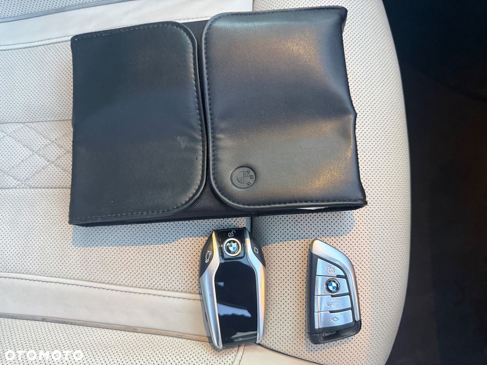 BMW Seria 5 M550i xDrive - 40