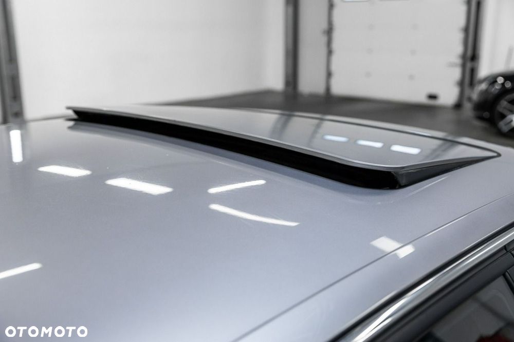 BMW Seria 7 740i V8 - 28