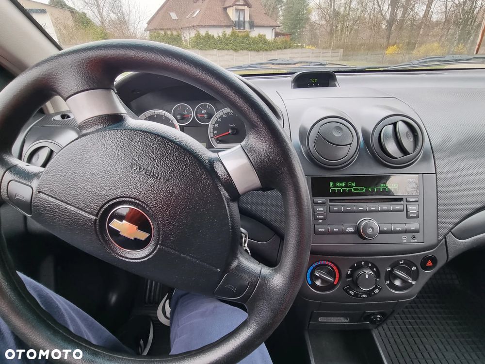 Chevrolet Aveo 1.2 16V Base / Classic - 6