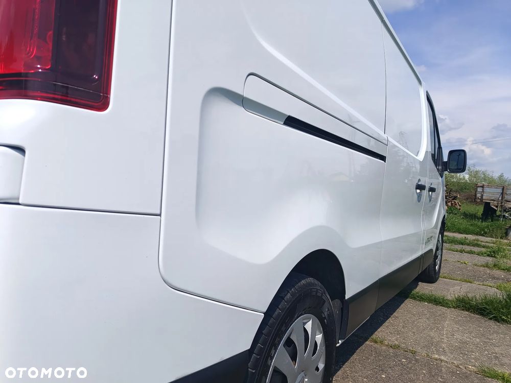 Renault Trafic L2H1 2.0 diesel 145kM 2019rok WEBASTO, CZUJNIKI PARKOWANIA, HAK, NIEWIELKI PRZEBIEG stan BDB, BEZWPADKOWY! - 18