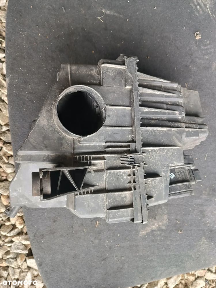 FILTR POWIETRZA OBUDOWA VOLKSWAGEN T5 2.5 TDI - 4