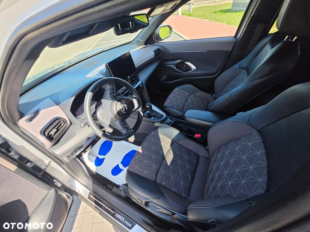 Toyota Yaris Cross 130 1.5 VVT-i AWD-i Premiere Edition - 12