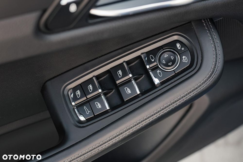 Porsche Macan Standard - 32