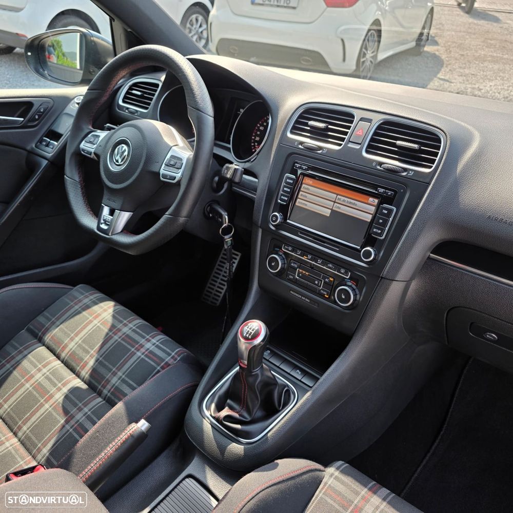 VW Golf 2.0 TSi GTI - 28