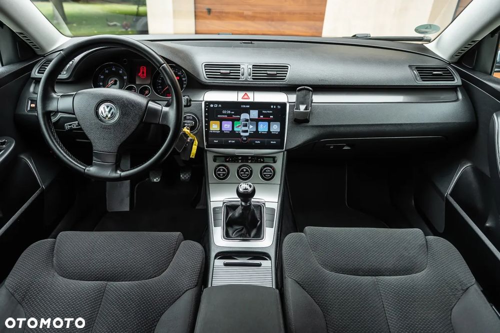 Volkswagen Passat 2.0 FSI Individual - 22