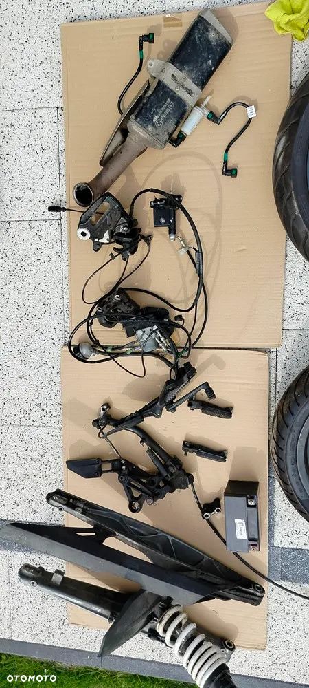 KTM DUKE 125 KOŁO FELGA OWIEWKA LAGI STELAZ OGON ZADUPEK SIEDZENIE 2022 - 7