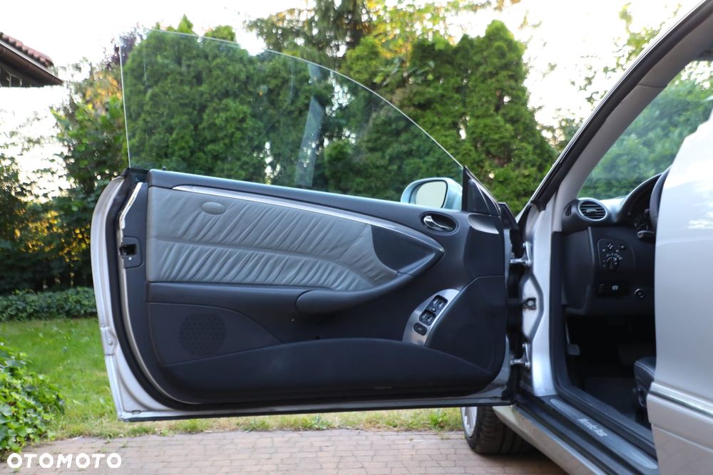 Mercedes-Benz CLK - 21