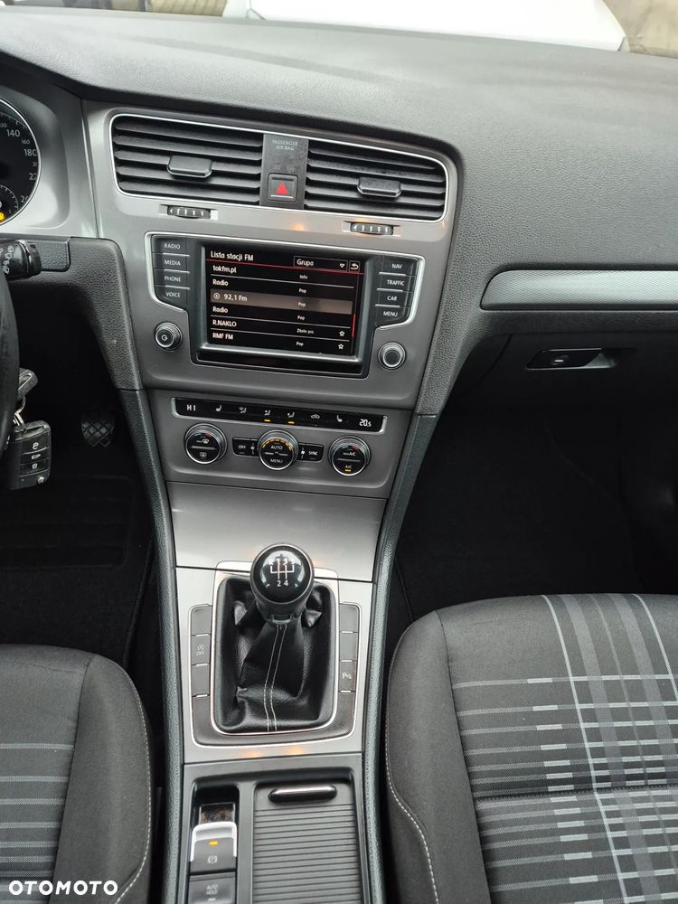 Volkswagen Golf 1.6 TDI BlueMotion Technology Lounge - 16