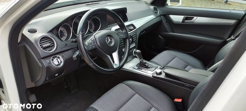 Mercedes-Benz Klasa C - 32