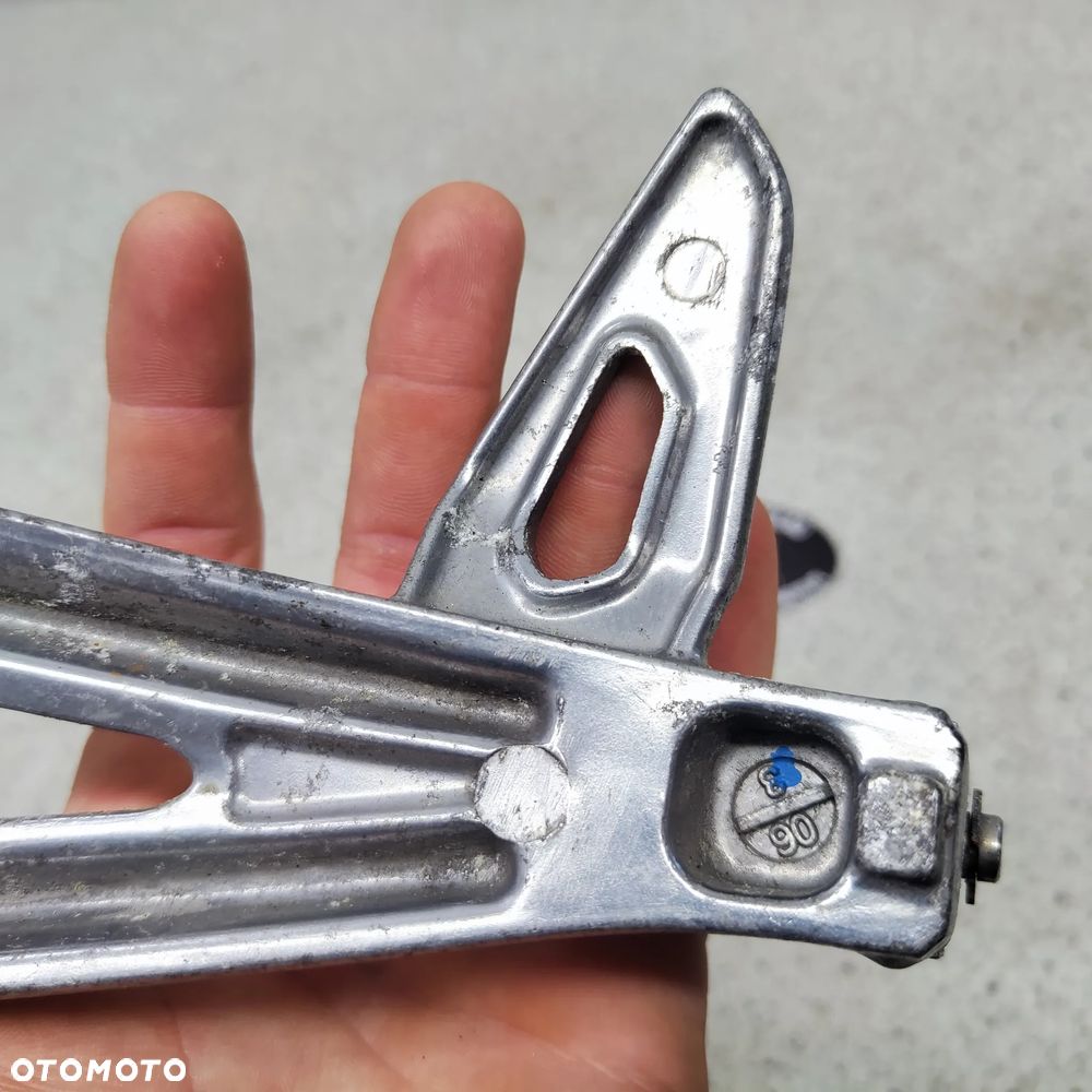 Set prawy tył, podnóżek pasażera Triumph Daytona 675 - 5