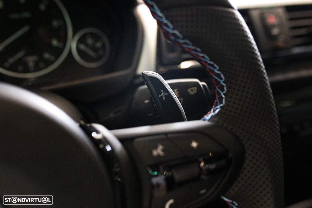 BMW 320 d Auto Pack M - 12