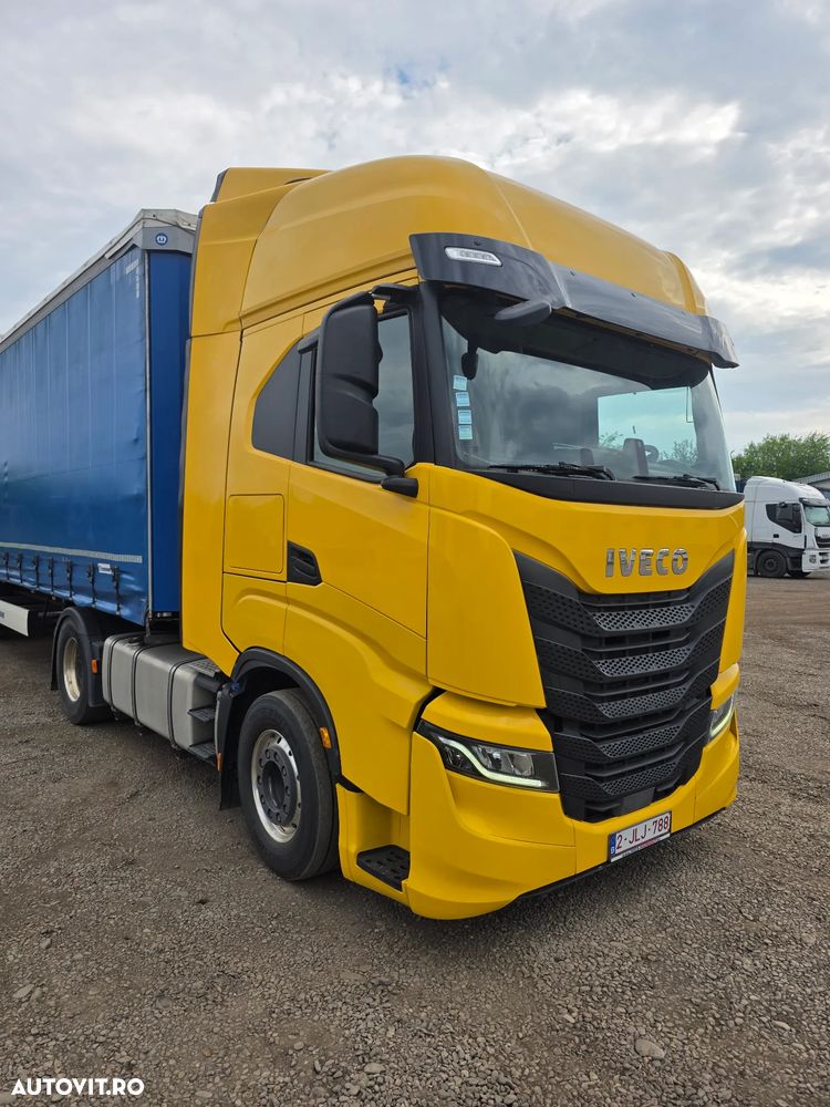 Iveco Stralis Hi-Way - 11