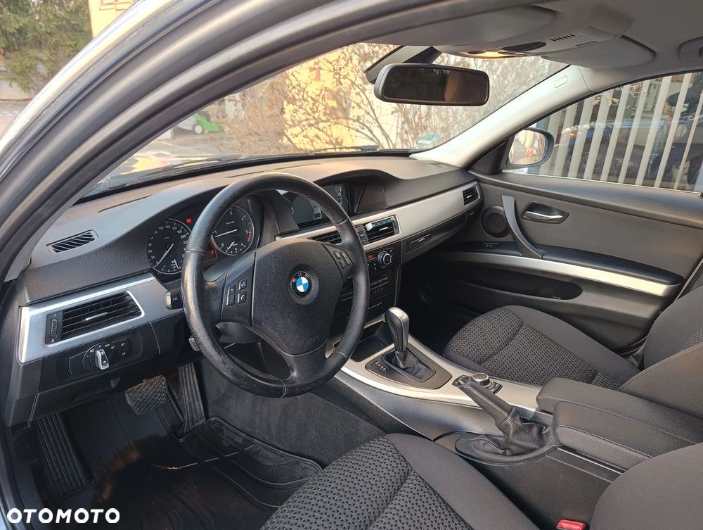 BMW Seria 3 320d DPF Edition Exclusive - 9