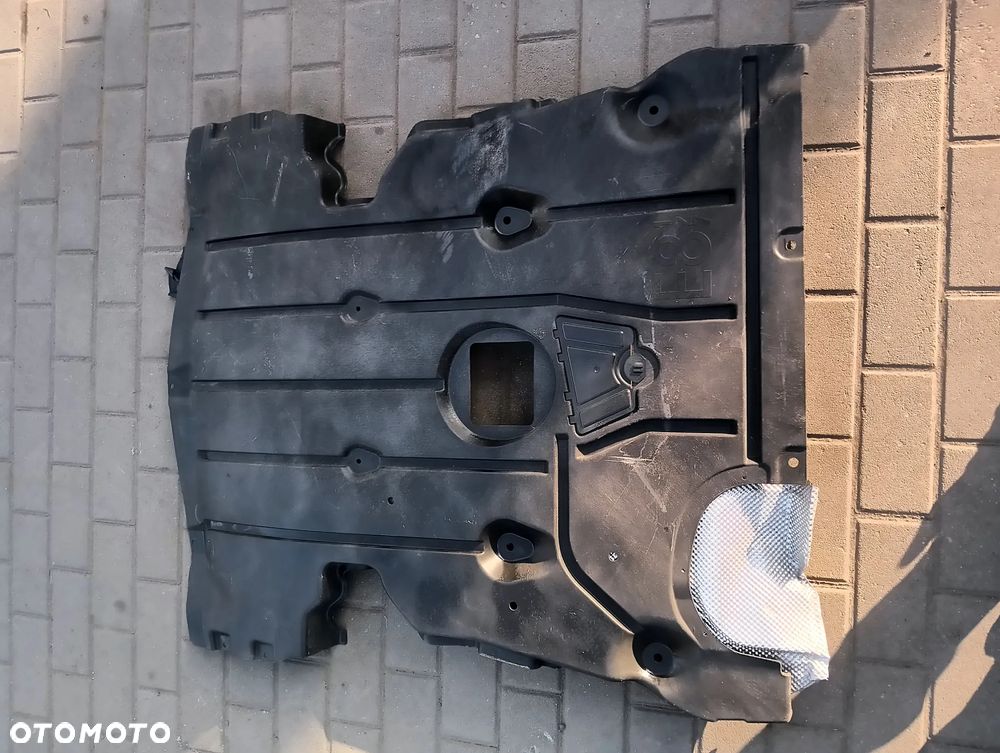 Osłona dolna silnika BMW seria 1 e81 e87 - 7