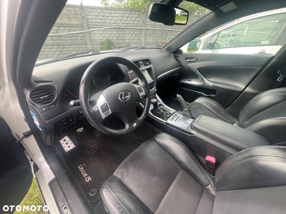 Lexus IS 200 D Prestige - 9