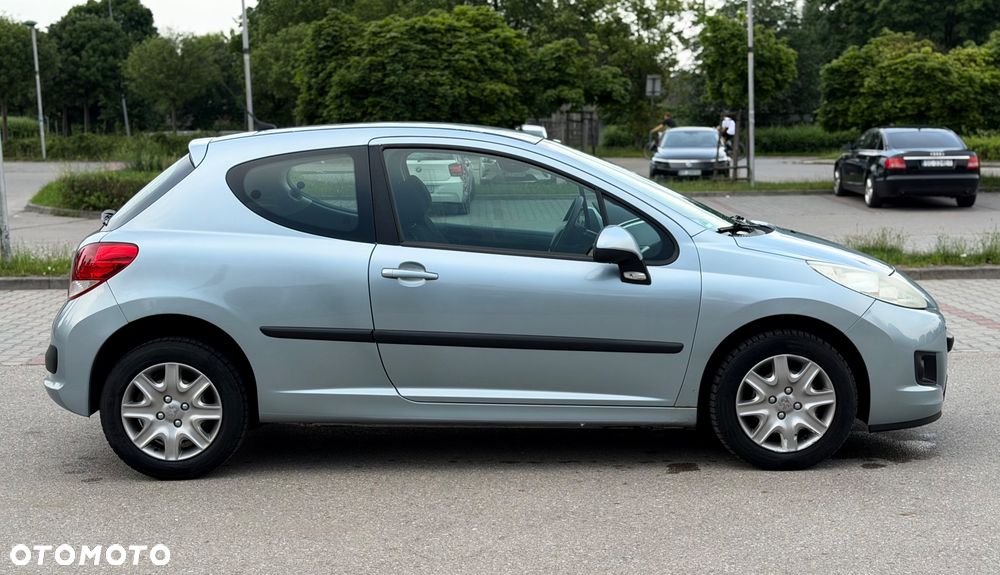 Peugeot 207 - 8