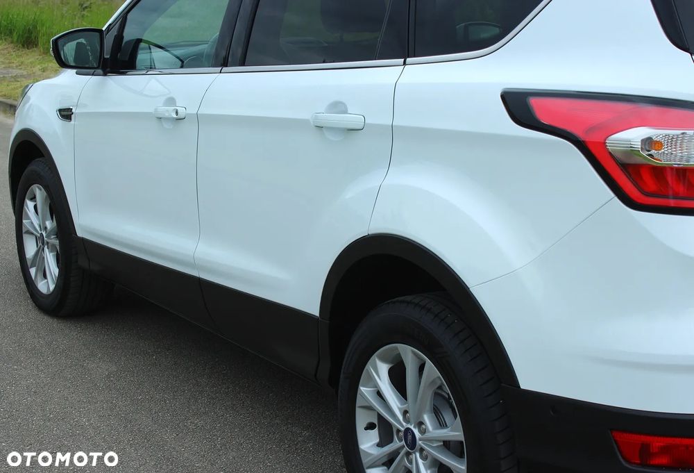 Ford Kuga 2.0 TDCi 4x2 Titanium - 18