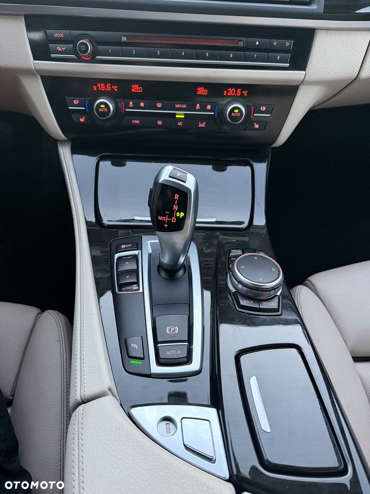 BMW Seria 5 520d M Sport - 25