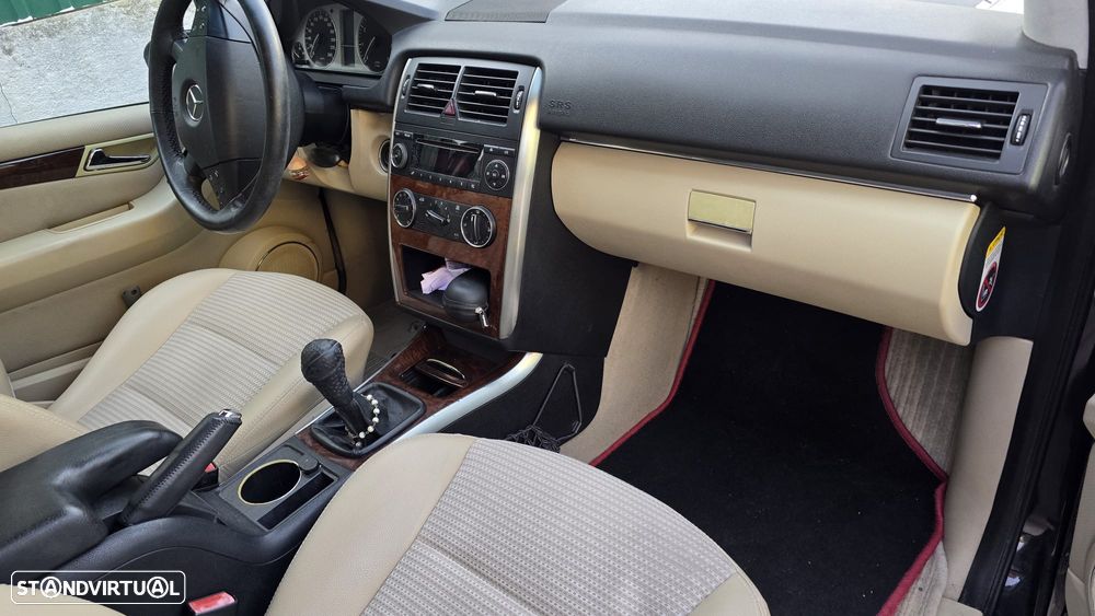 Mercedes-Benz B 200 Standard - 10