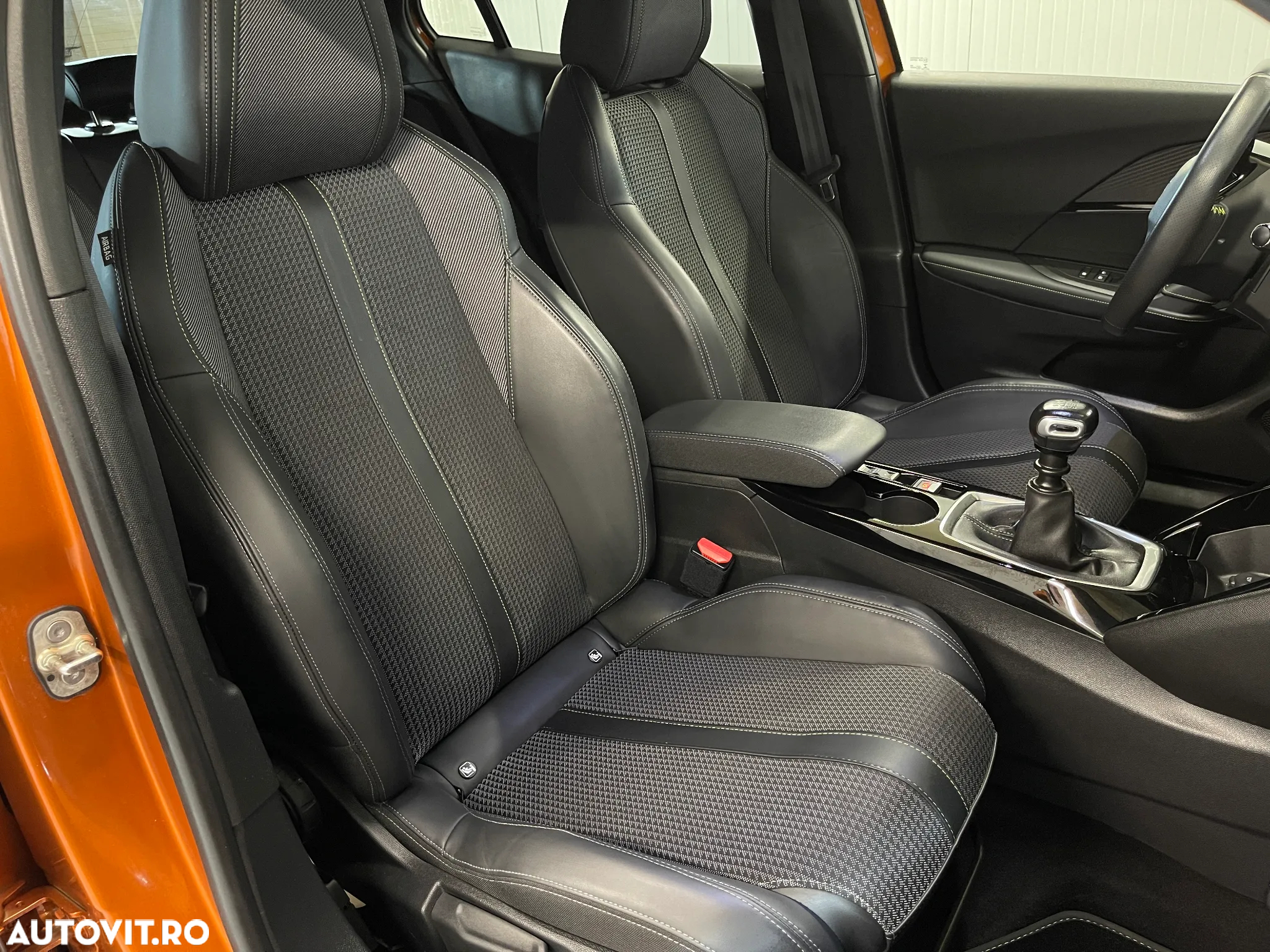 Peugeot 2008 1.2 PureTech BVM6 STT GT - 10