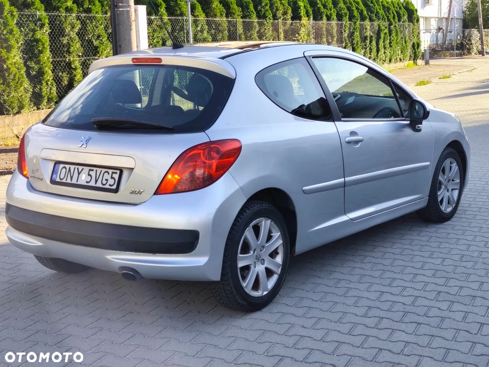 Peugeot 207 90 HDi FAP (Blue Lion) Sport - 8