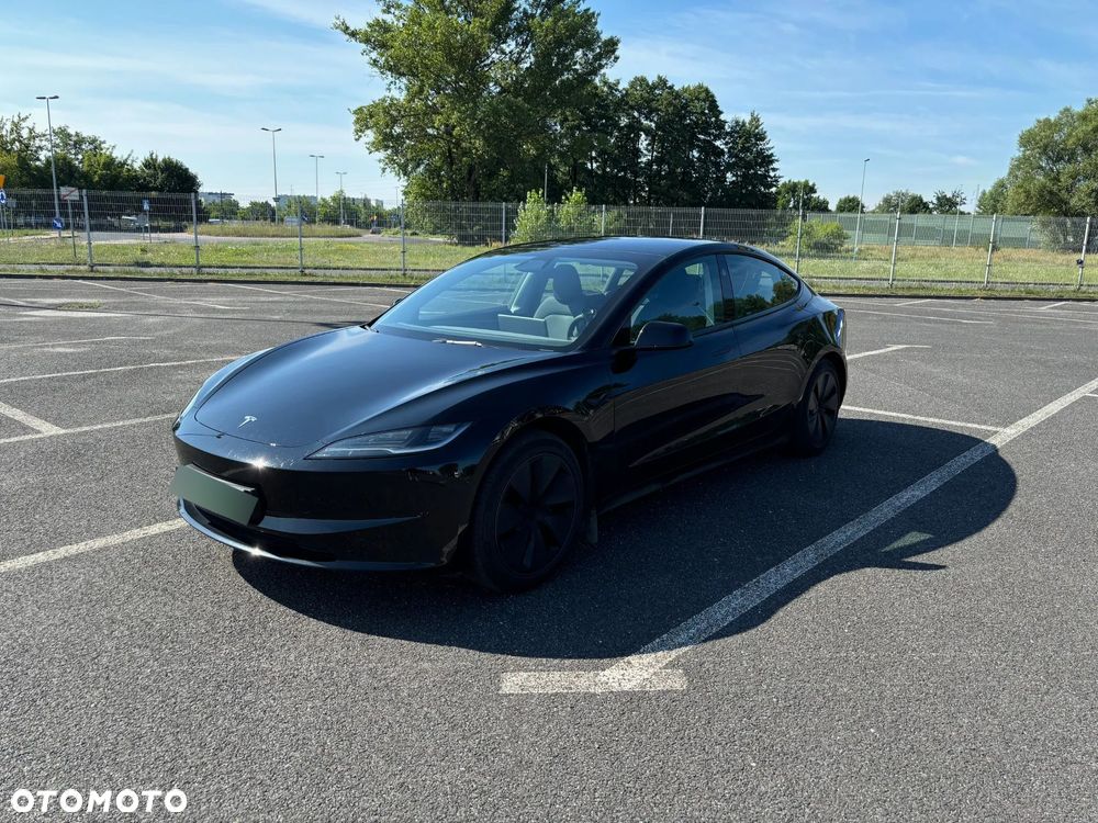 Tesla Model 3 - 8
