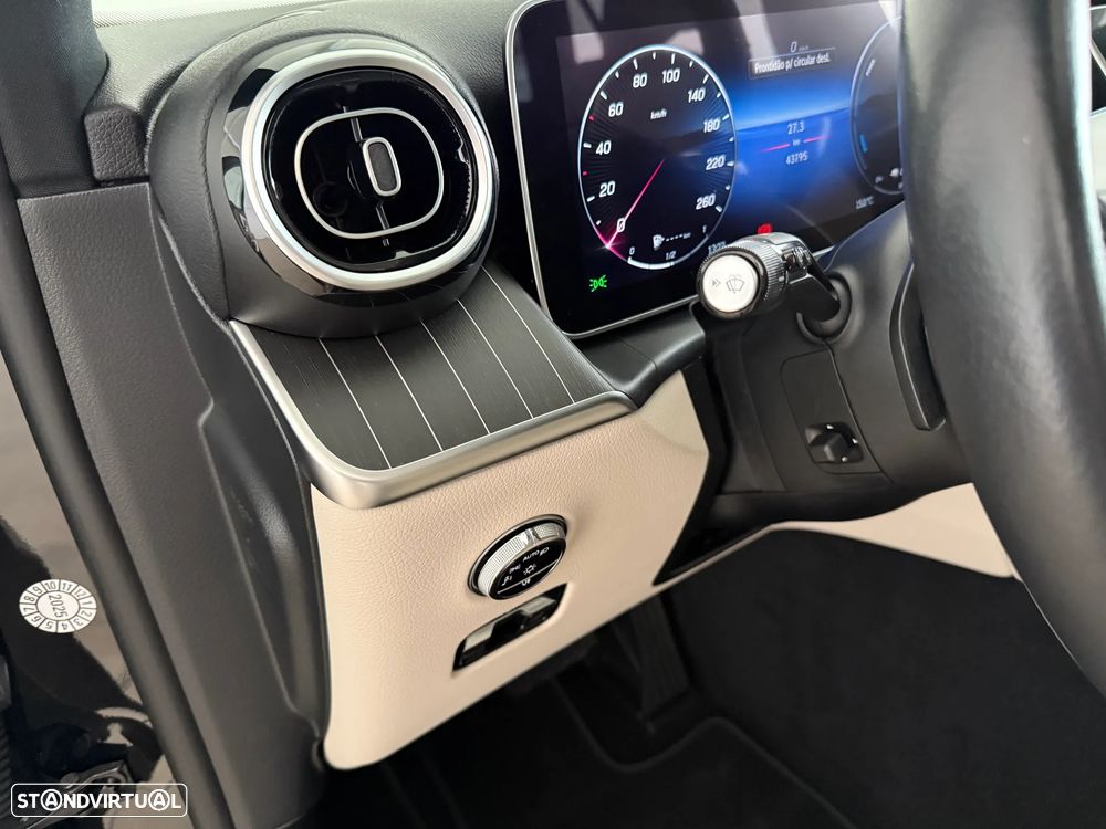 Mercedes-Benz GLC 300 e 4Matic 9G-TRONIC Avantgarde Advanced - 47