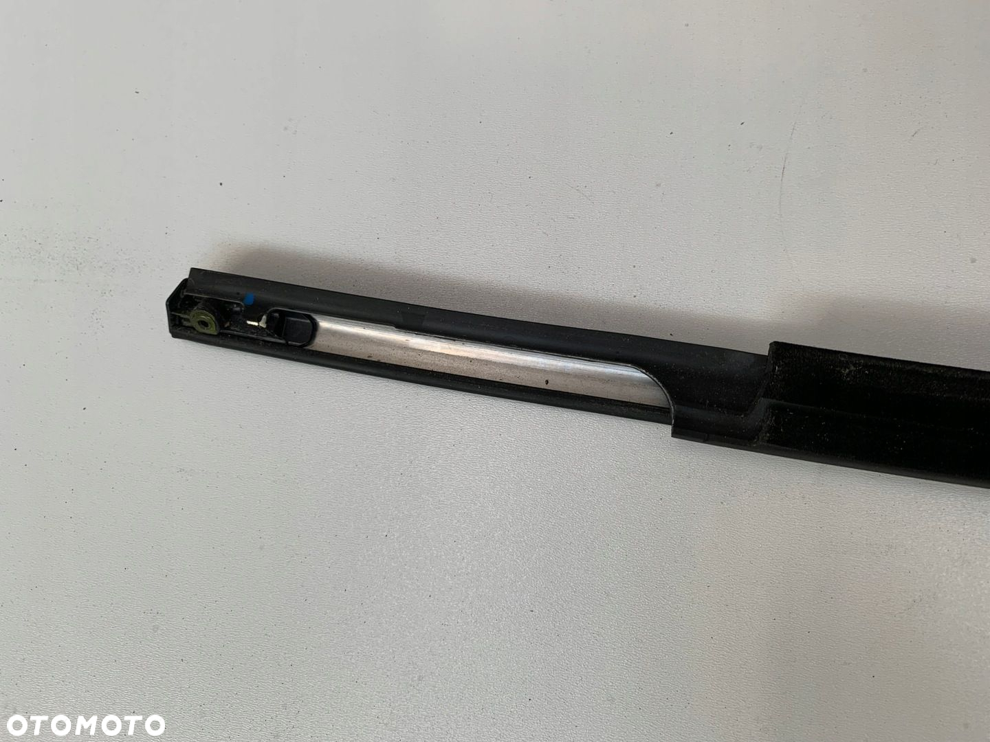 FORD ESCAPE MK4 IV KUGA LISTWA ZGARNIAJĄCA SZYBY TYLNA LEWA PARAPET CZARNA - 7