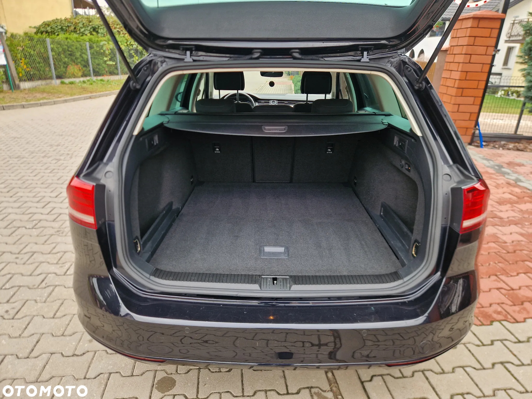 Volkswagen Passat 1.6 TDI BMT Comfortline - 16