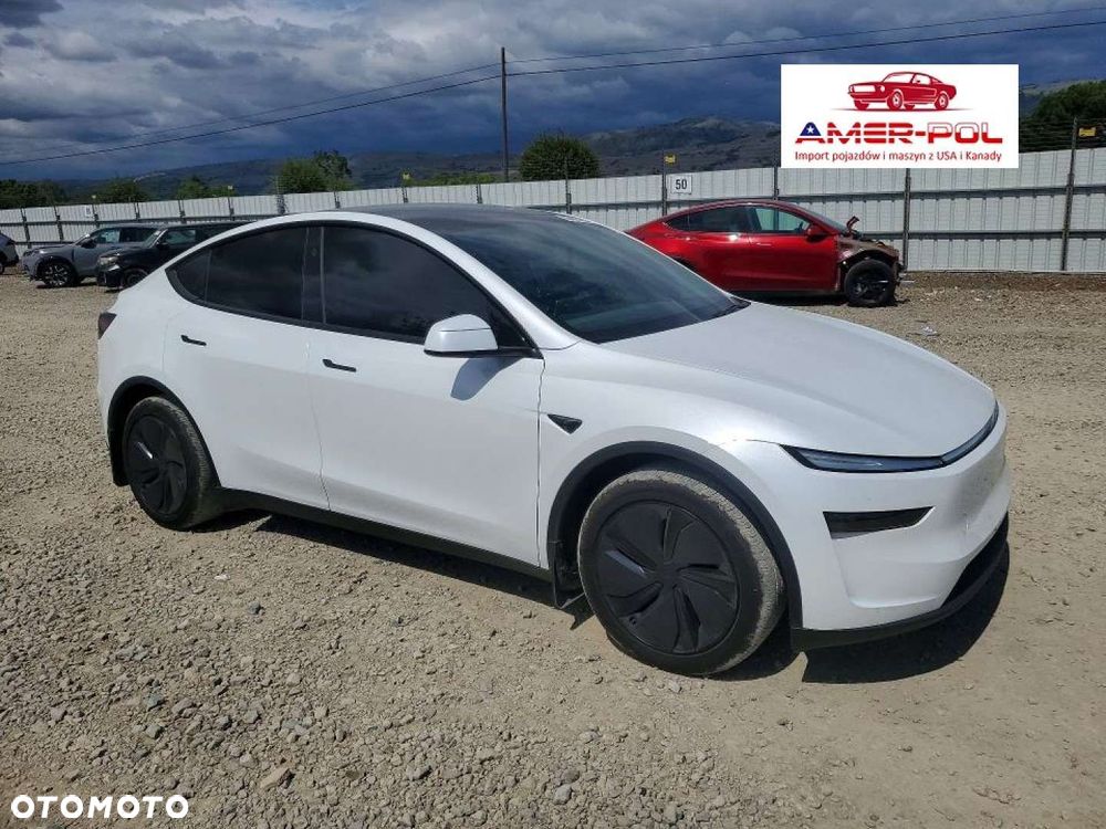 Tesla Model Y - 1