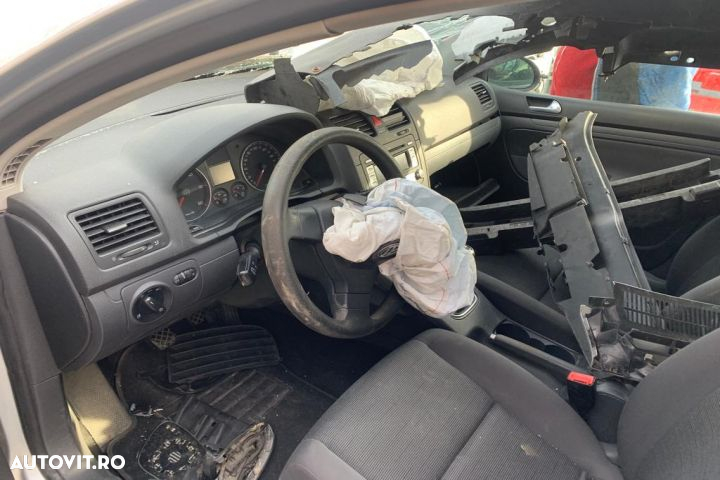 Lampa stop stanga pe aripa Volkswagen VW Golf 5  [din 2003 pana  2009] seria Hatchback 5-usi 1.9 TD - 6
