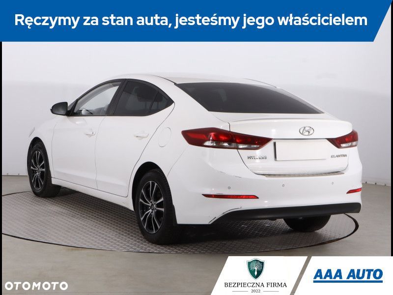 Hyundai Elantra - 5