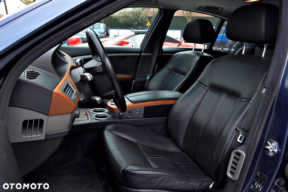 BMW Seria 7 745i - 9