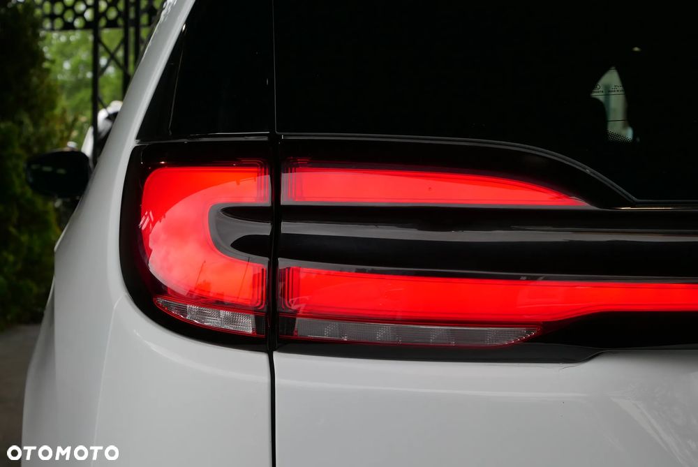 Chrysler Pacifica - 33