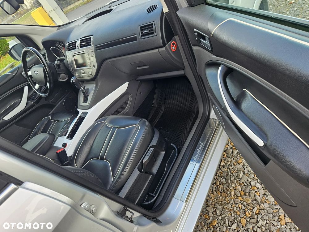 Ford Kuga - 11