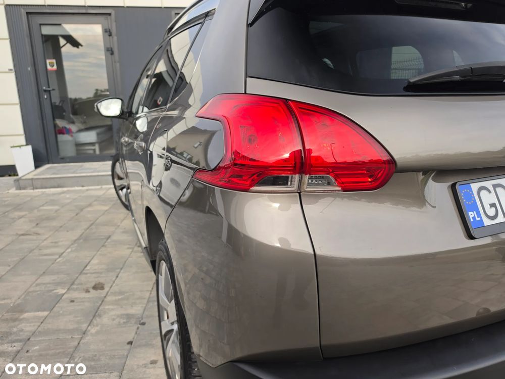 Peugeot 2008 - 12