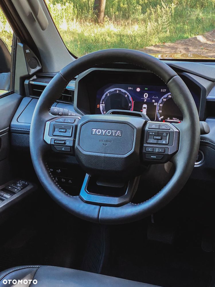 Toyota Hilux 2.8 D-4D mHEV Double Cab Invincible 4x4 - 11