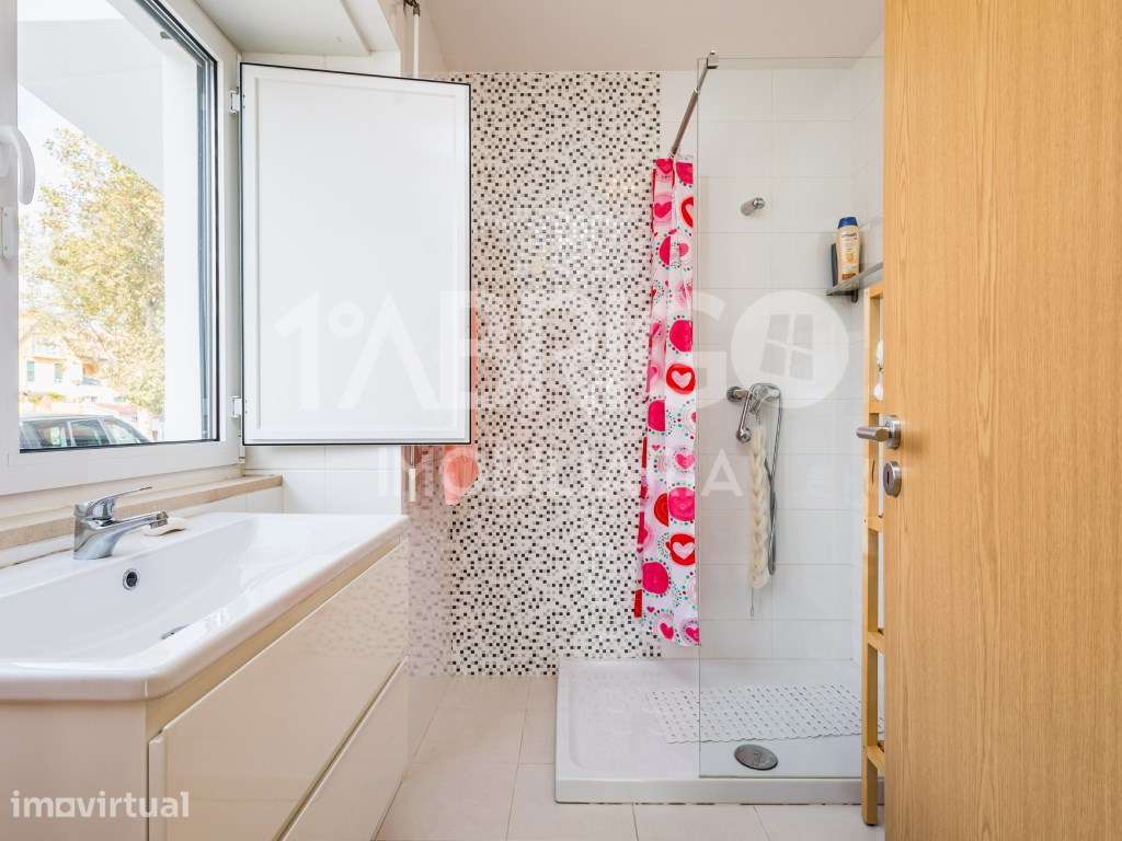 T4 Duplex no centro da Marinha Grande - Grande imagem: 5/46