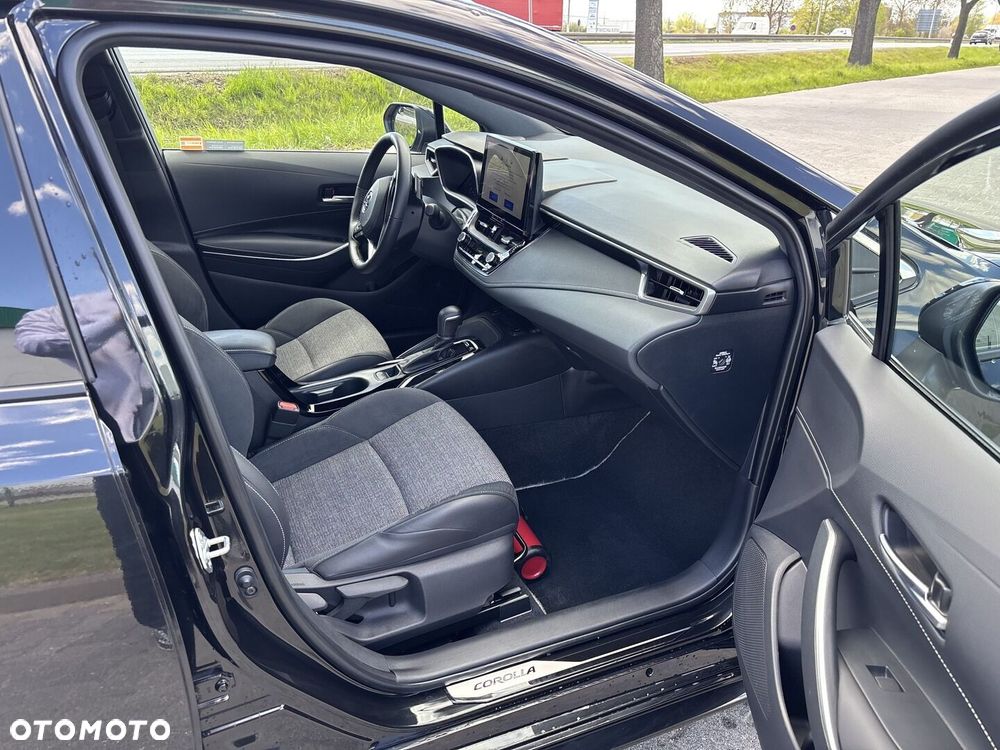 Toyota Corolla - 12