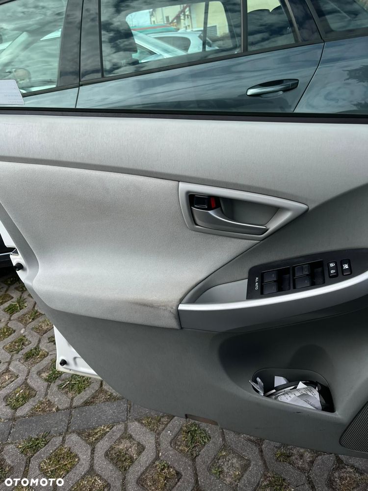 Toyota Prius 1.8 HSD Luna - 6