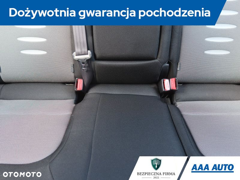 Kia Ceed - 11