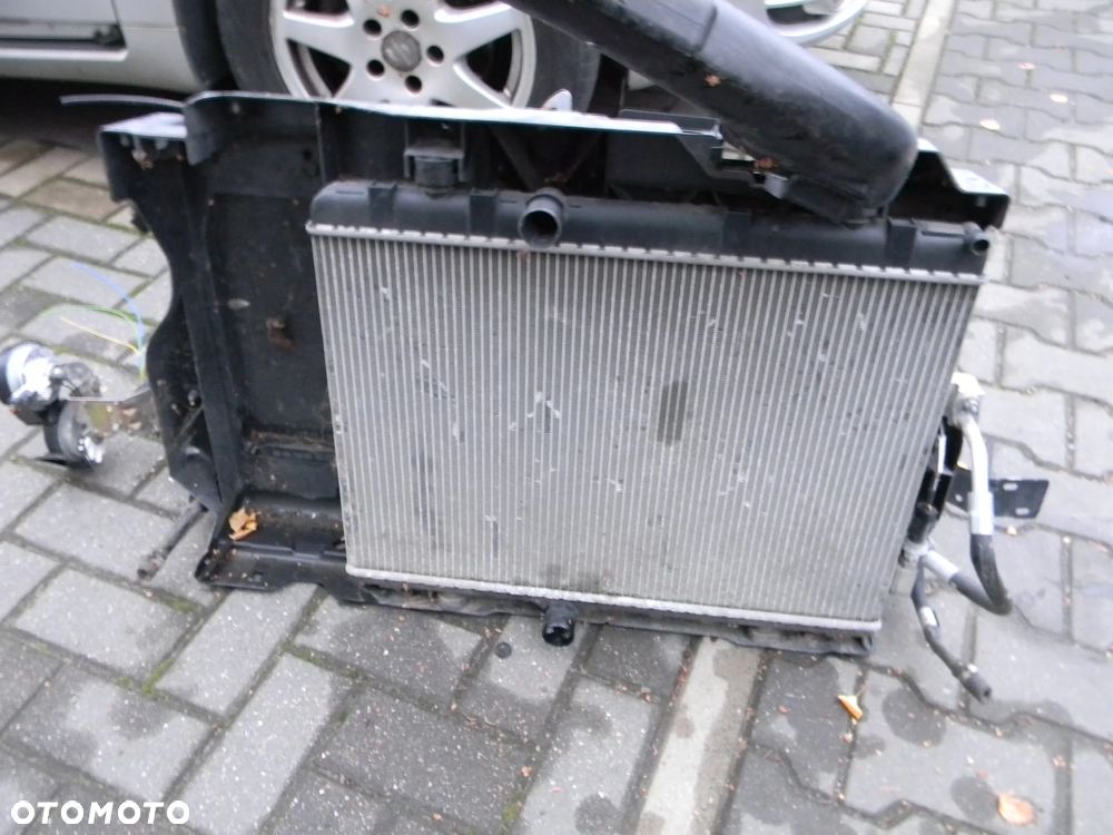 pas przedni wzmocnienie PEUGEOT 407 chłodnica wentylator - 3