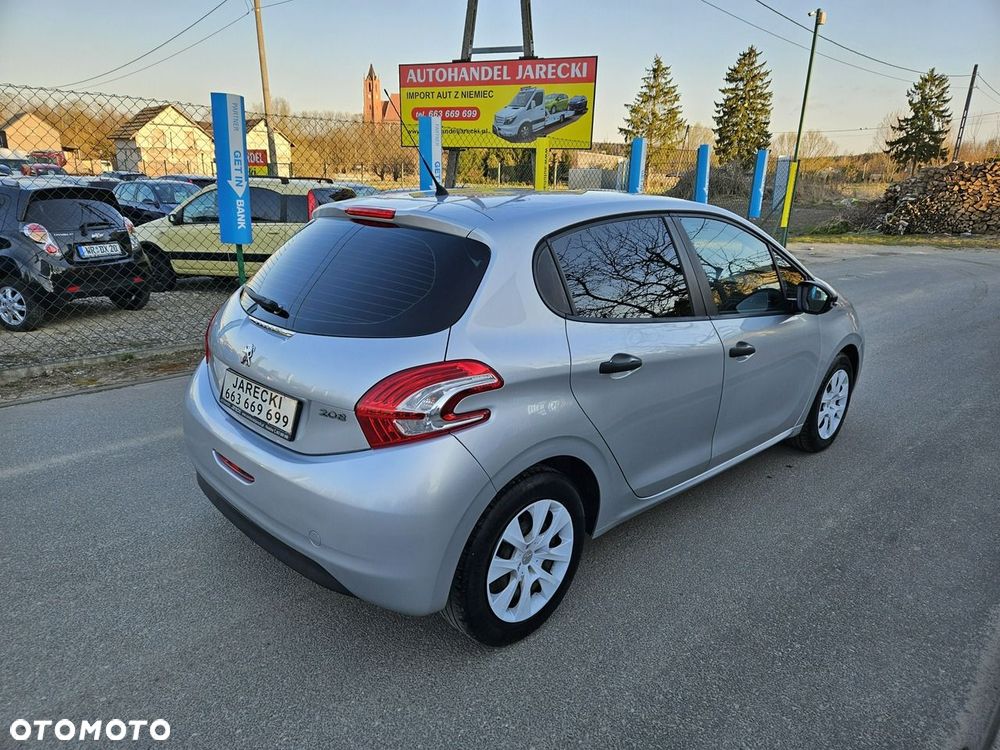Peugeot 208 - 4