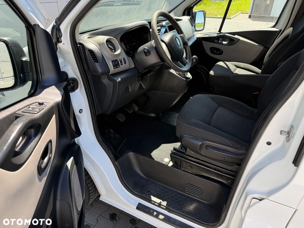 Renault Trafic - 12