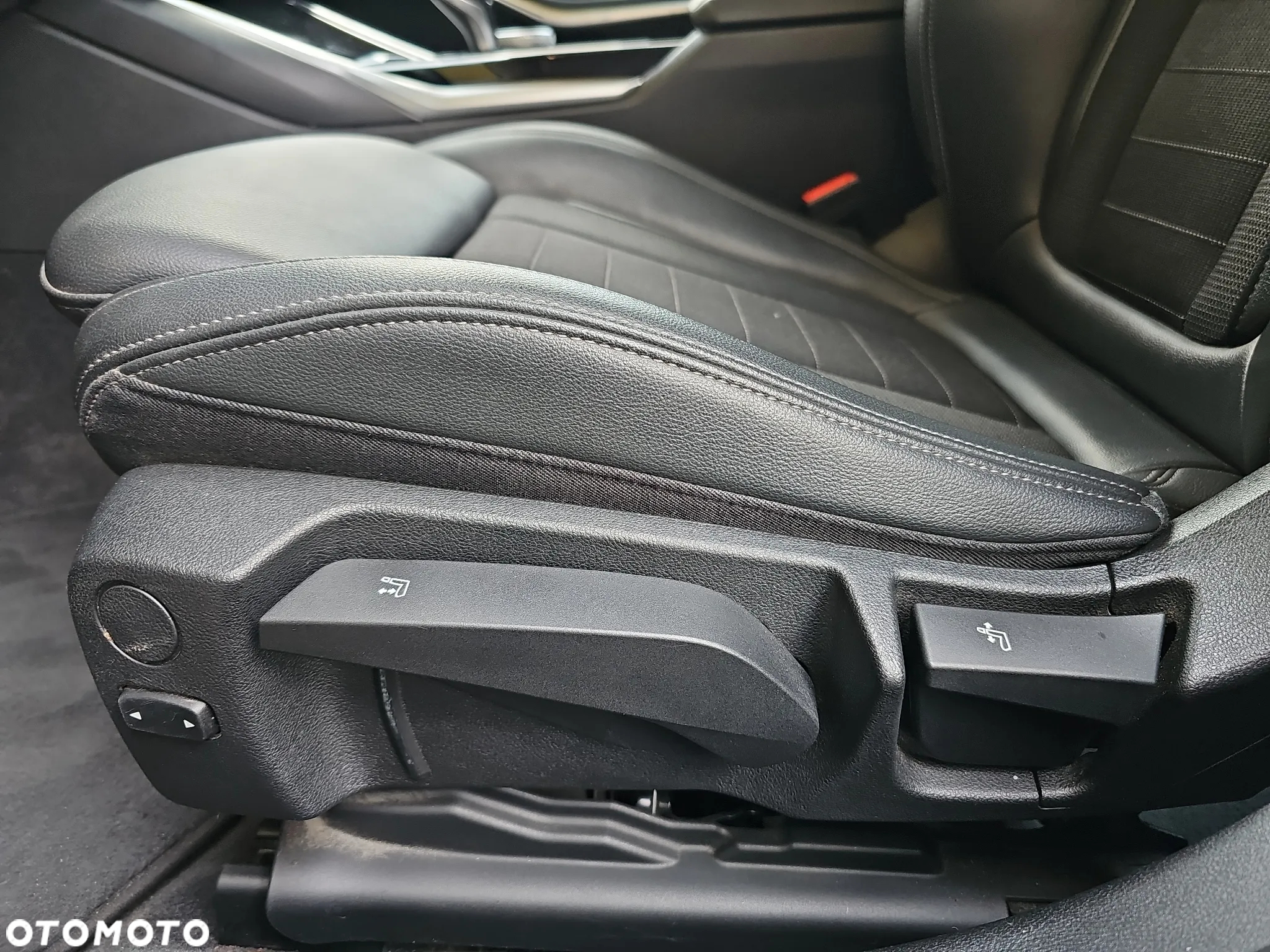 BMW Seria 3 318d MHEV Sport Line - 33