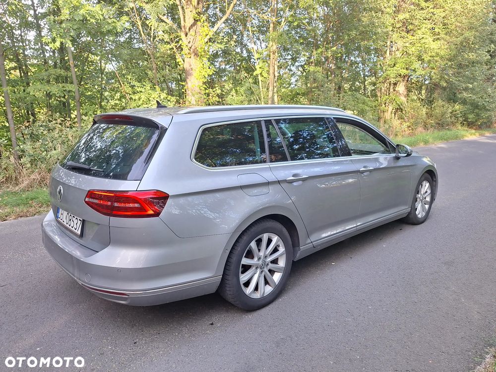 Volkswagen Passat 2.0 TDI (BlueMotion Technology) DSG Highline - 9