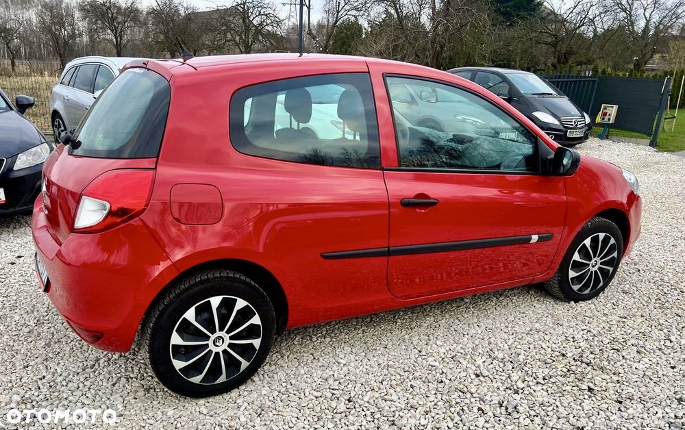 Renault Clio 1.2 16V 75 Dynamique - 23