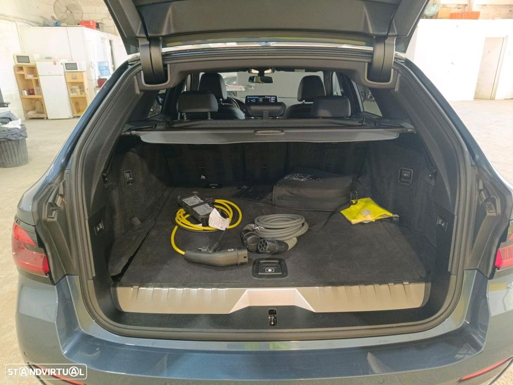 BMW 530 e Pack Desportivo M - 12