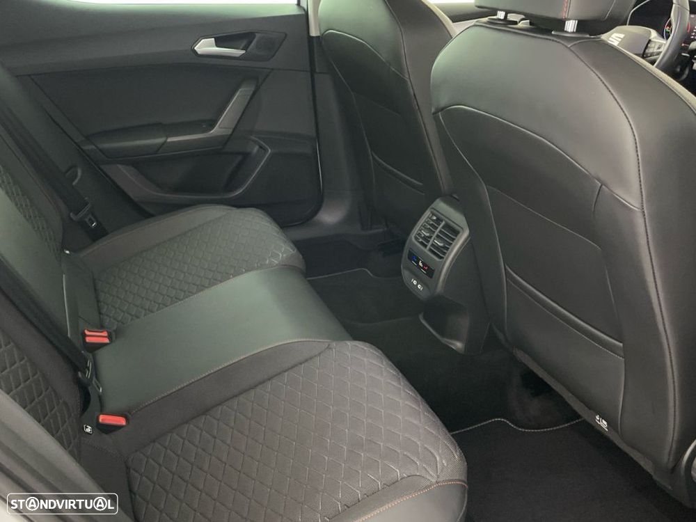 SEAT Leon 1.4 e-Hybrid FR DSG - 24
